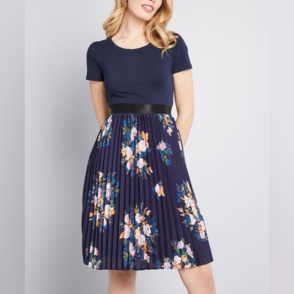 ModCloth Navy Floral Just Splendid Pleated A-Line Dress - Size Medium